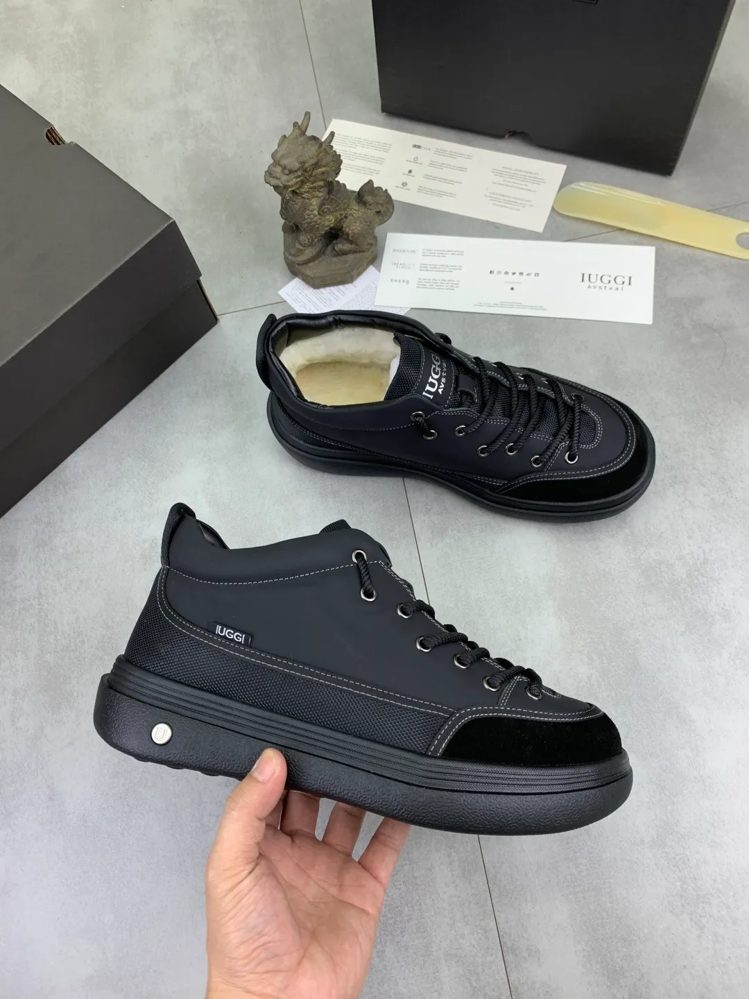 Men's shoes 💰P640 New arrival 🆕🆕🆕 IUGGI Latest fashion products Super cool new thick-soled bread shoes Outdoor sports shoes non-slip and shock-absorbing Ultra-light first-layer cowhide Wear-resistant and stain-resistant Fine texture Australian imported wool lining Comfortable and soft Breathable and non-smelly feet Model: 669-01 Size: 39-44